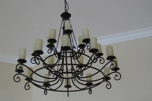 Стильная люстра – достойное украшение интерьера