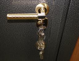 Основные преимущества металлических входных дверей