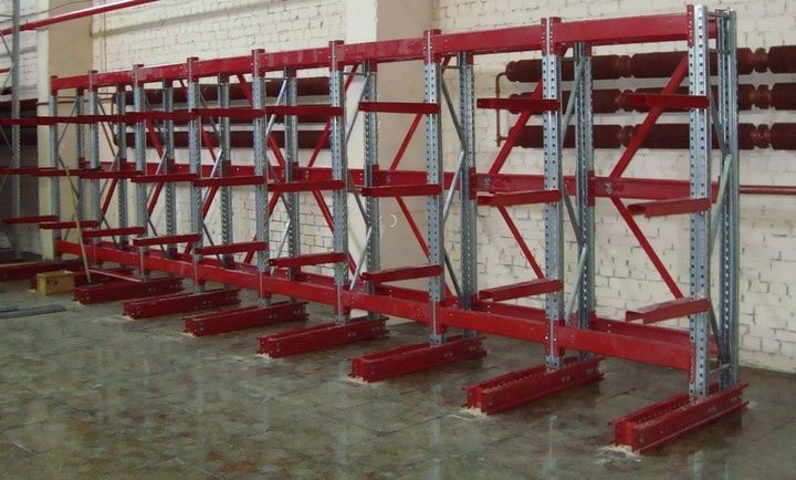Преимущества использования консольных складских стеллажей